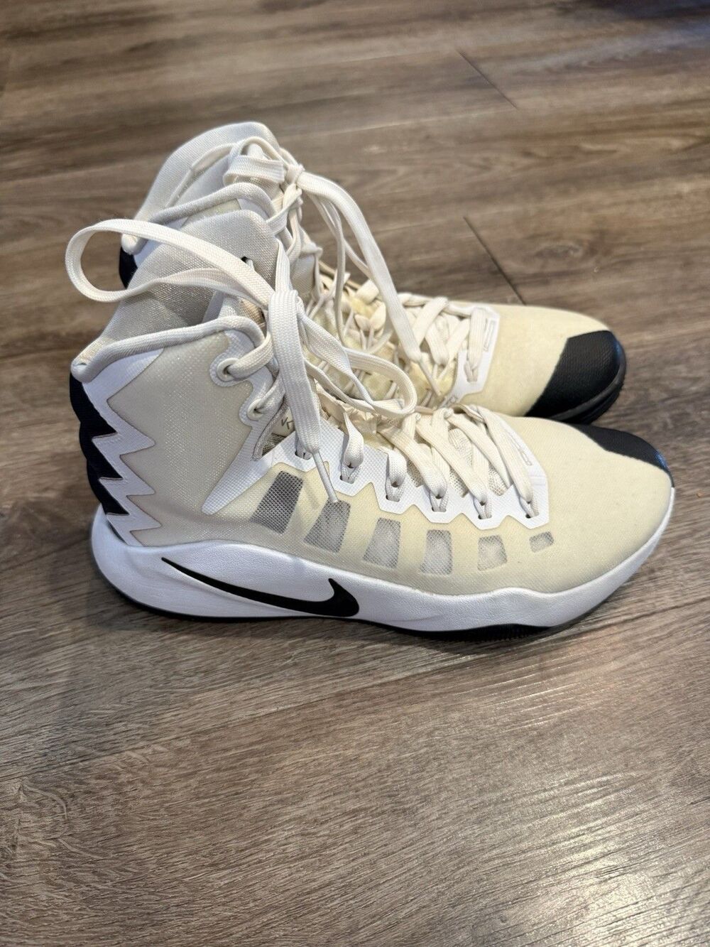 Nike Zoom Hyperdunk  2016 Basketball Shoes Women’s Size 8